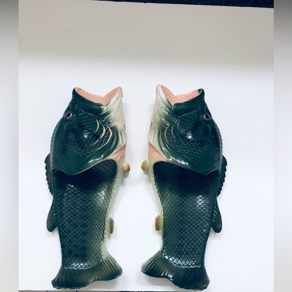 Fish theme Mens slip-on sandals. (10-10.5 M) - Picture 1 of 4